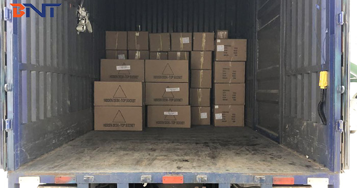 2018-12-13 shipment- 500PCS desktop socket BD630-2S to Northern America country